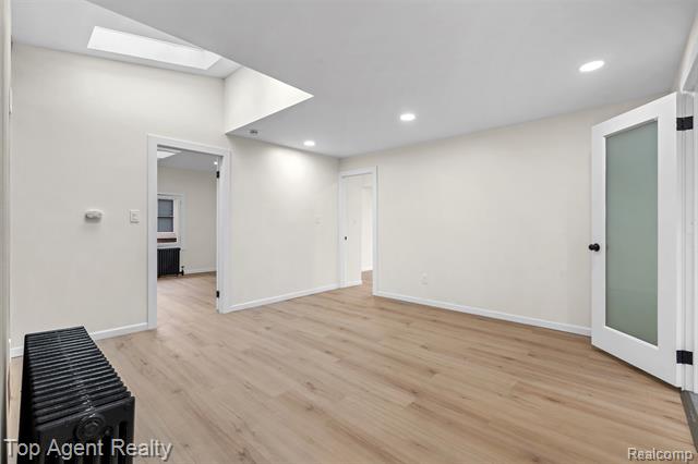 Builiding view thirty for 784 Barrington, Grosse Pointe, MI. 48230