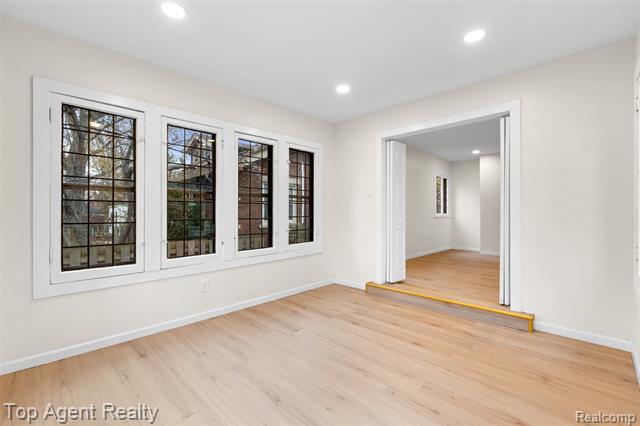 Builiding view twenty eight for 784 Barrington, Grosse Pointe, MI. 48230