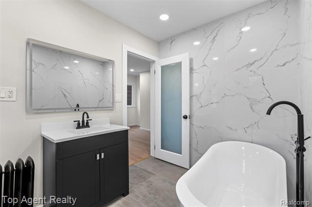 Builiding view twenty six for 784 Barrington, Grosse Pointe, MI. 48230