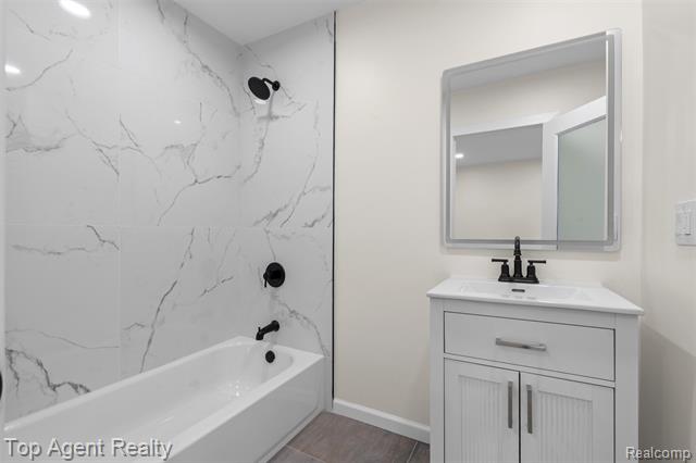 Builiding view twenty two for 784 Barrington, Grosse Pointe, MI. 48230