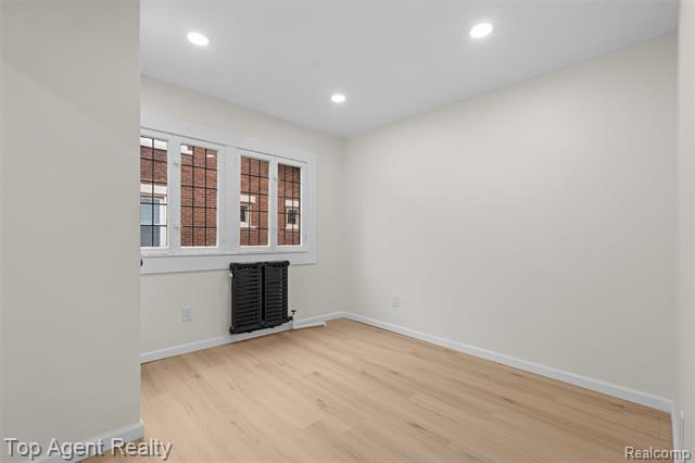 Builiding view twenty for 784 Barrington, Grosse Pointe, MI. 48230