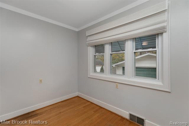 Builiding view eleven for 1337 Wayburn, Grosse Pointe, MI. 48230