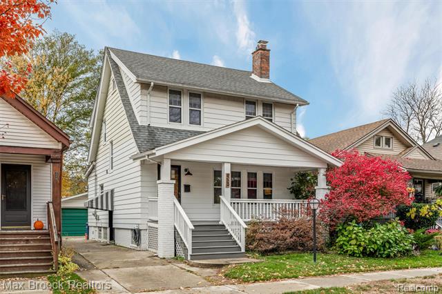 Builiding view one for 1337 Wayburn, Grosse Pointe, MI. 48230