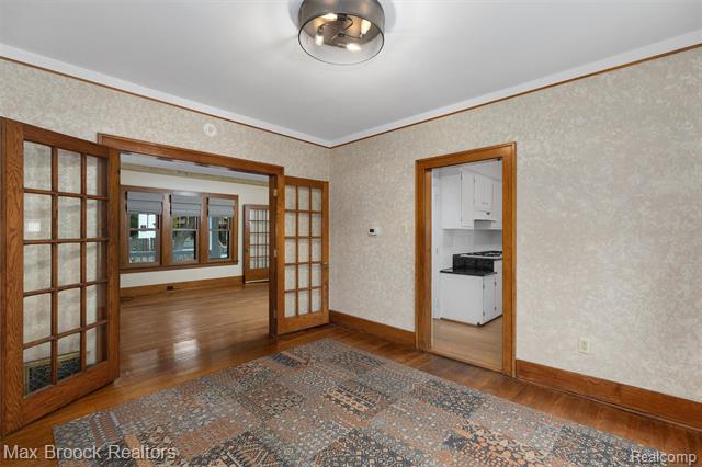 Builiding view six for 1337 Wayburn, Grosse Pointe, MI. 48230