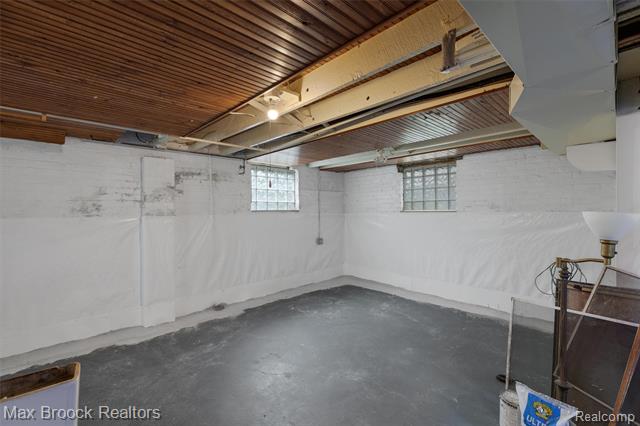 Builiding view twenty four for 1337 Wayburn, Grosse Pointe, MI. 48230