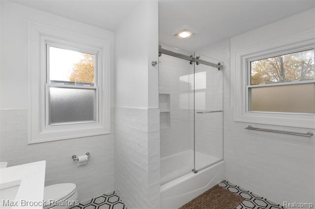 Builiding view twenty one for 1337 Wayburn, Grosse Pointe, MI. 48230