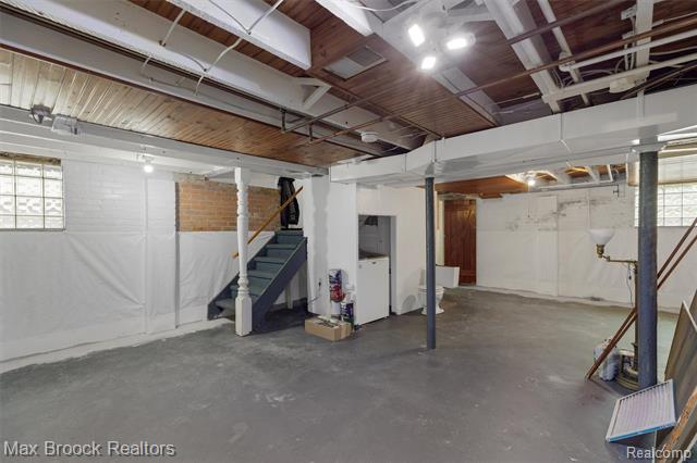 Builiding view twenty two for 1337 Wayburn, Grosse Pointe, MI. 48230