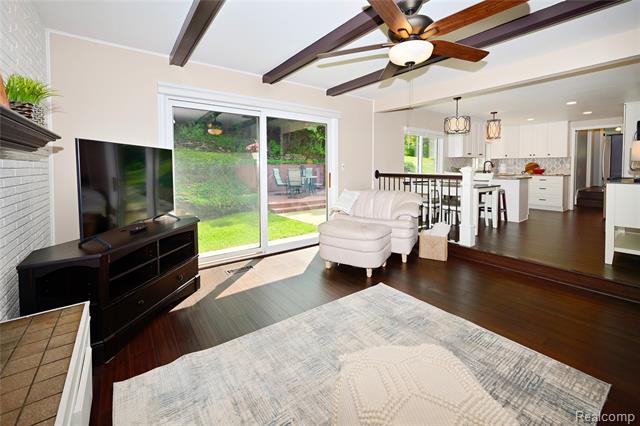 Builiding view fourteen for 24136 Twin Valley, Farmington, MI. 48336