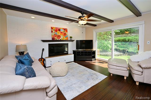 Builiding view thirteen for 24136 Twin Valley, Farmington, MI. 48336