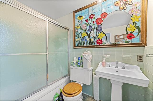 Builiding view nineteen for 1158 Hawthorne, Grosse Pointe, MI. 48236