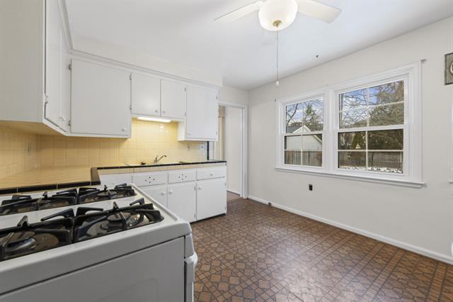 Builiding view ten for 1158 Hawthorne, Grosse Pointe, MI. 48236