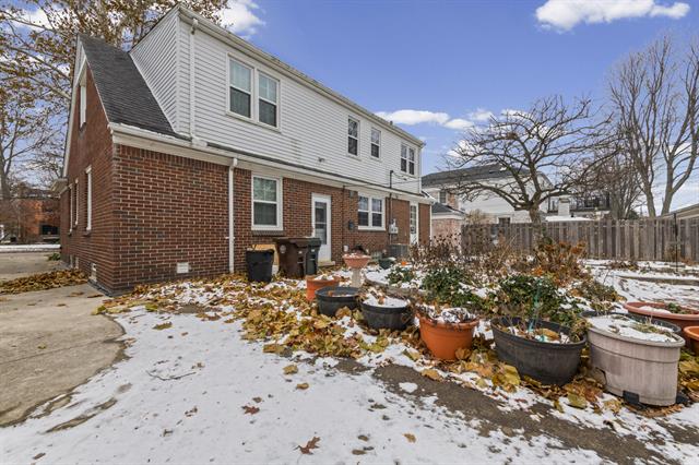 Builiding view thirty for 1158 Hawthorne, Grosse Pointe, MI. 48236