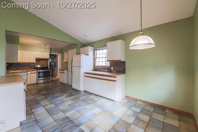 Builiding view twelve for 1341 Hawthorne, Grosse Pointe, MI. 48236