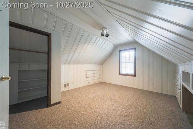 Builiding view twenty two for 1341 Hawthorne, Grosse Pointe, MI. 48236