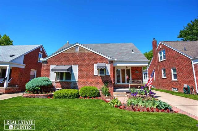 front view for 1188 Brys Dr, Grosse Pointe, Mi. 48236