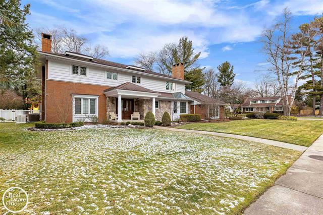 Builiding view eight for 535 Ballantyne, Grosse Pointe, MI. 48236