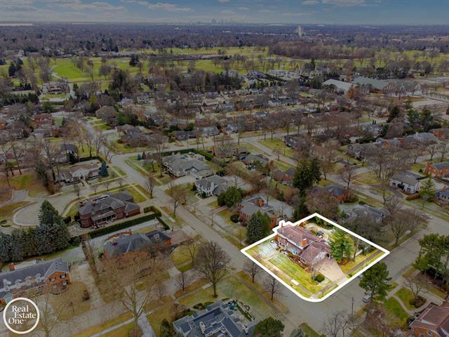 Builiding view eighty eight for 535 Ballantyne, Grosse Pointe, MI. 48236