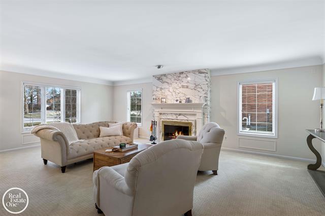 Builiding view fifteen for 535 Ballantyne, Grosse Pointe, MI. 48236