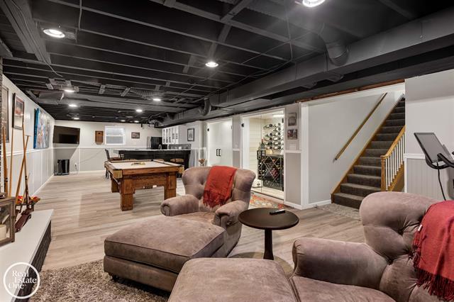 Builiding view fifty five for 535 Ballantyne, Grosse Pointe, MI. 48236