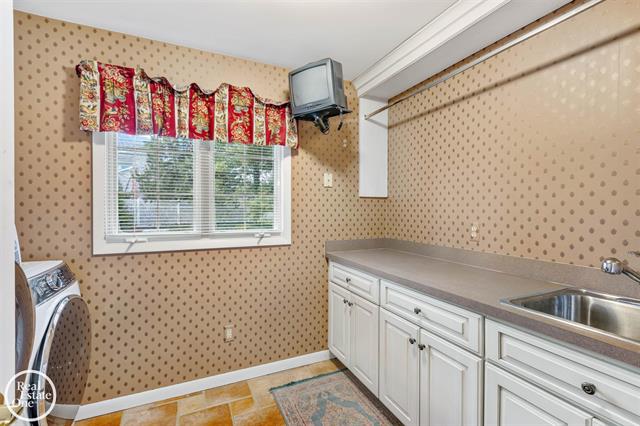 Builiding view forty one for 535 Ballantyne, Grosse Pointe, MI. 48236
