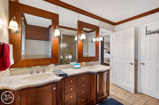 Builiding view forty seven for 535 Ballantyne, Grosse Pointe, MI. 48236