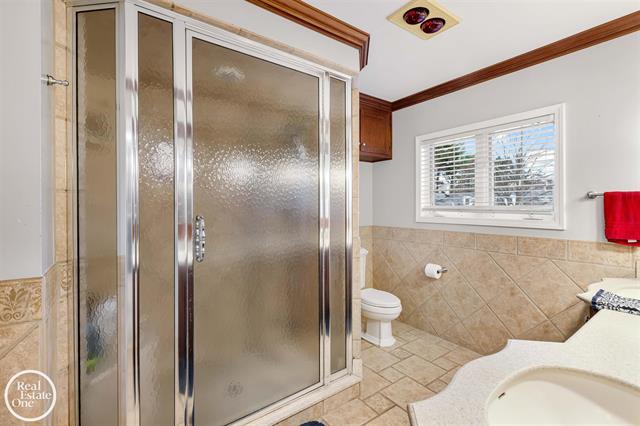 Builiding view forty six for 535 Ballantyne, Grosse Pointe, MI. 48236
