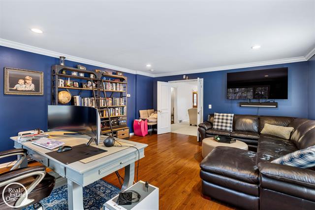 Builiding view seventeen for 535 Ballantyne, Grosse Pointe, MI. 48236