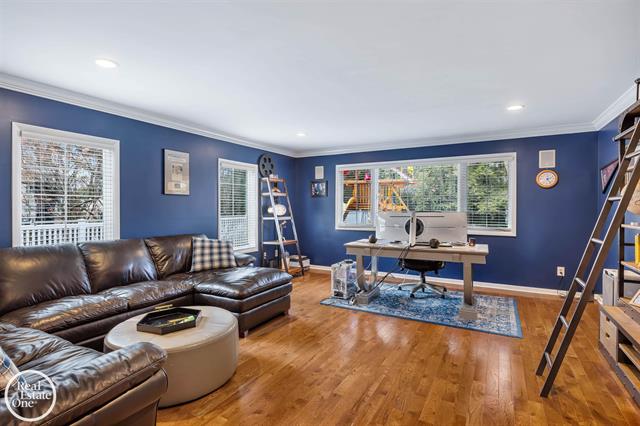 Builiding view sixteen for 535 Ballantyne, Grosse Pointe, MI. 48236