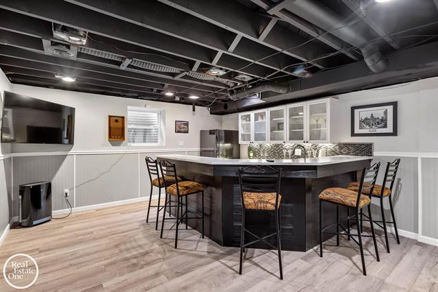 Builiding view sixty for 535 Ballantyne, Grosse Pointe, MI. 48236
