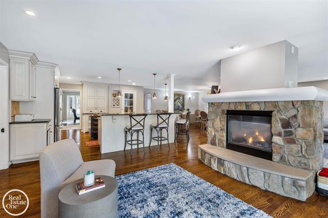 Builiding view thirty four for 535 Ballantyne, Grosse Pointe, MI. 48236
