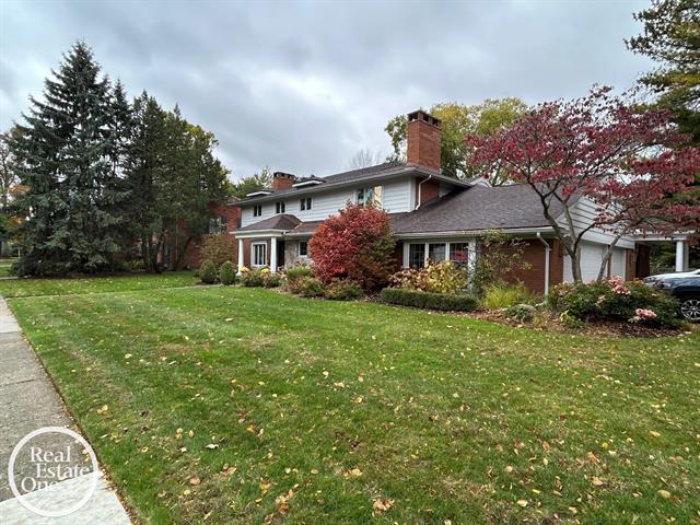 Builiding view three for 535 Ballantyne, Grosse Pointe, MI. 48236