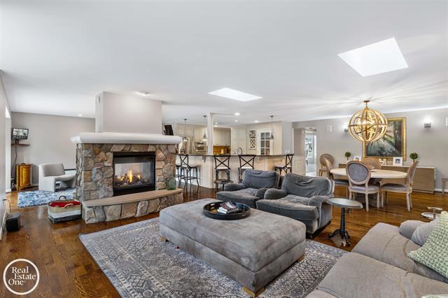 Builiding view twenty three for 535 Ballantyne, Grosse Pointe, MI. 48236
