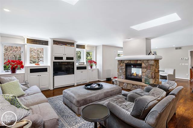 Builiding view twenty for 535 Ballantyne, Grosse Pointe, MI. 48236