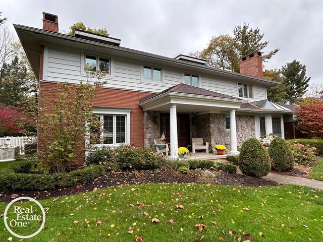 Builiding view two for 535 Ballantyne, Grosse Pointe, MI. 48236
