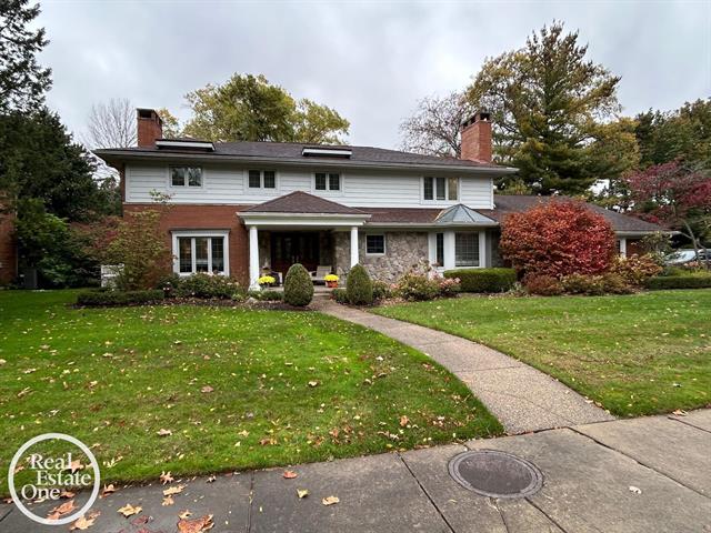 front view picture of 535 Ballantyne Road, Grosse Pointe, MI. 48236