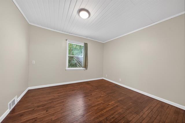 Builiding view nineteen for 23830 Scotia, Oak Park, MI. 48237