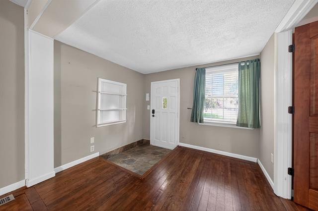Builiding view seven for 23830 Scotia, Oak Park, MI. 48237