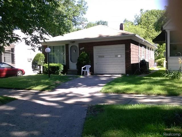 front view for 2126 Ridgemont Ave, Grosse Pointe, Mi. 48236