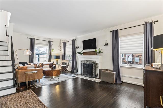 Builiding view eight for 1985 Country Club, Grosse Pointe, MI. 48236