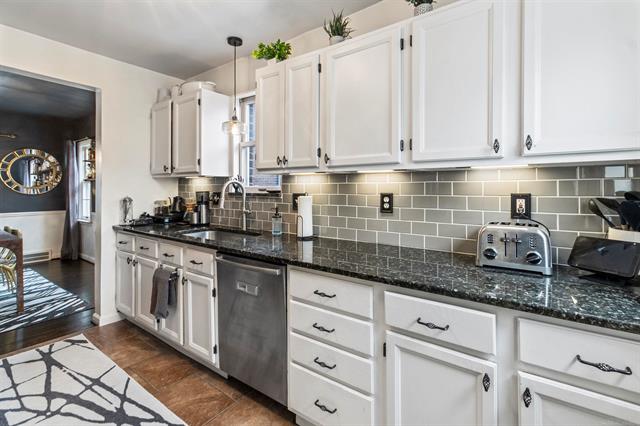 Builiding view eighteen for 1985 Country Club, Grosse Pointe, MI. 48236