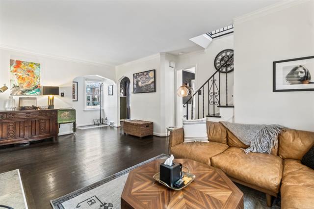 Builiding view eleven for 1985 Country Club, Grosse Pointe, MI. 48236