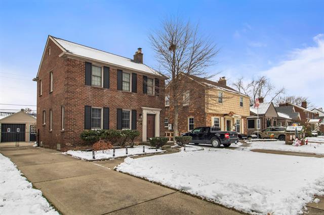 Builiding view one for 1985 Country Club, Grosse Pointe, MI. 48236