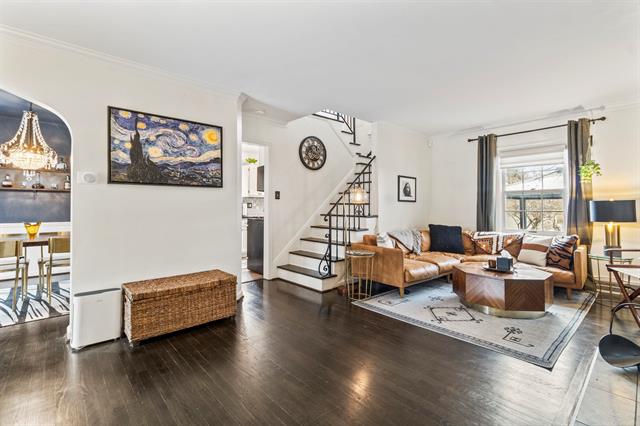 Builiding view ten for 1985 Country Club, Grosse Pointe, MI. 48236