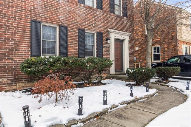 Builiding view three for 1985 Country Club, Grosse Pointe, MI. 48236