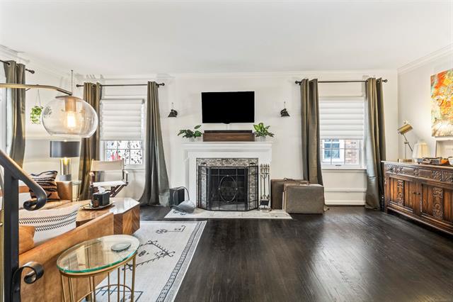 Builiding view twelve for 1985 Country Club, Grosse Pointe, MI. 48236