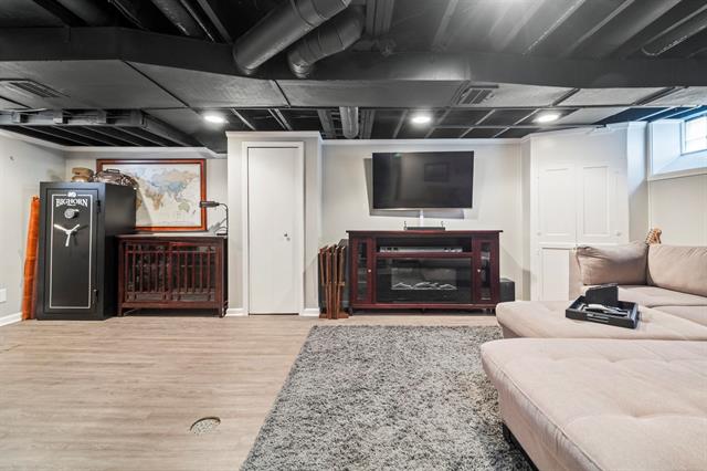 Builiding view twenty eight for 1985 Country Club, Grosse Pointe, MI. 48236