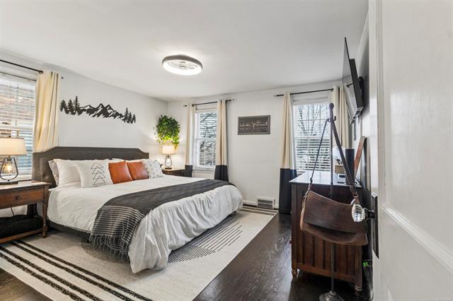 Builiding view twenty one for 1985 Country Club, Grosse Pointe, MI. 48236