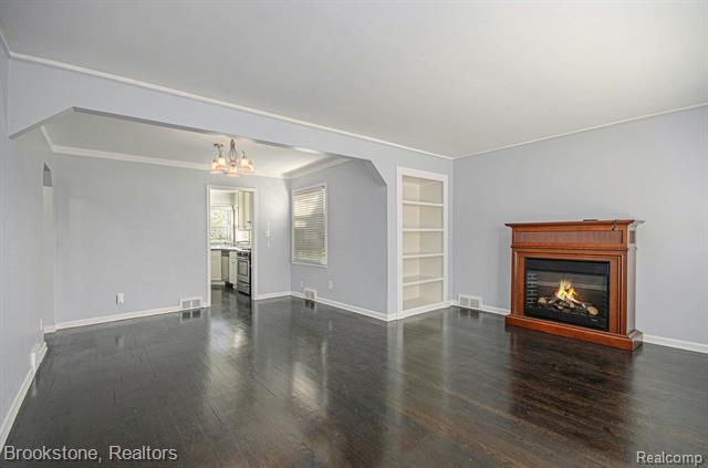 Builiding view three for 1828 Lochmoor, Grosse Pointe, MI. 48236