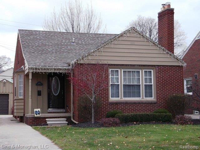 front view for 1890 Lochmoor Ave, Grosse Pointe, Mi. 48236
