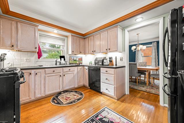 Builiding view eleven for 1597 Newcastle, Grosse Pointe, MI. 48236